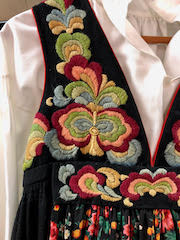 bunad_detail.jpg
