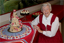 ginakrogcakelady.png